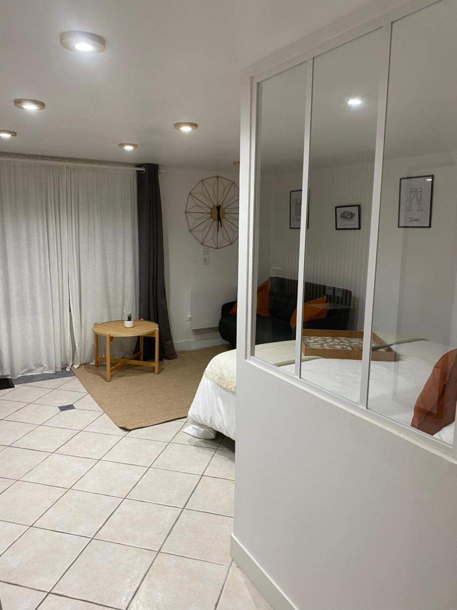 Appart Studio Rdc De Maison Avec Exterieur Proche Reims Tinqueux Exterior foto